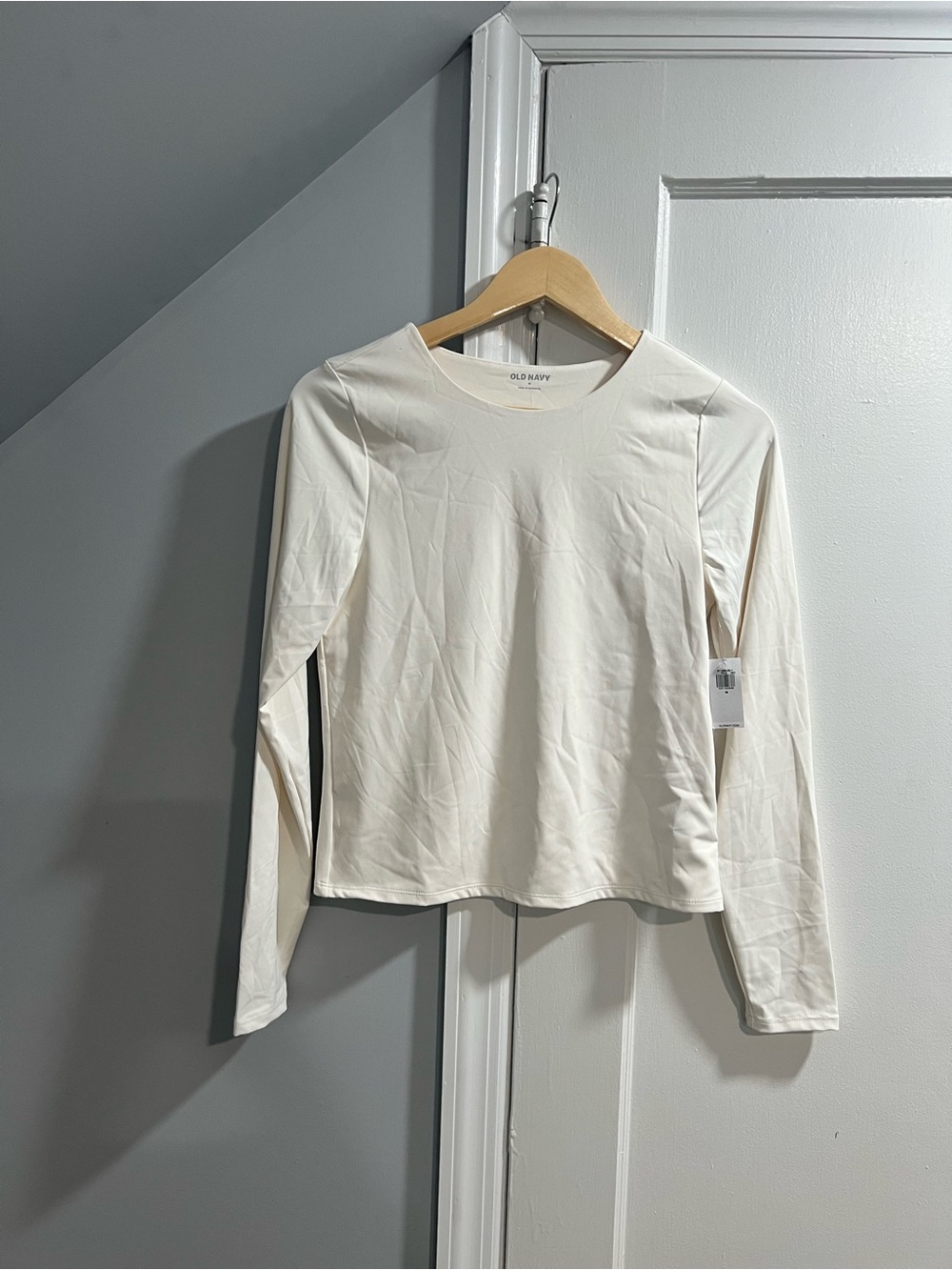 Old Navy Women's Cream Long-Sleeve Crew Tee